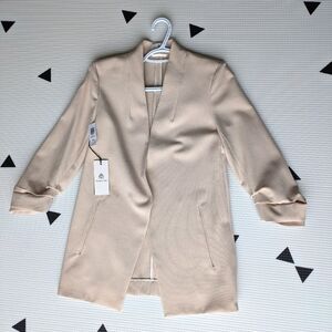 BNWT Babaton Power Hip Blazer Birch Bouleau sz 2